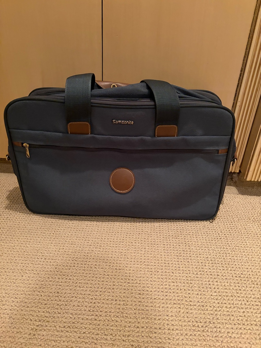 Samsonite expandable weekender, carry-on travel bag in Green
